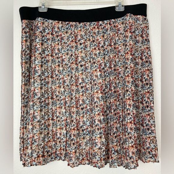 Loft pleated floral chiffon skirt w/ elastic waist lined ❤️ - Picture 7 of 7